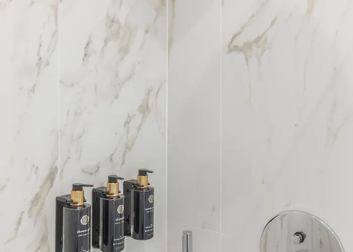Vatican Pertusa Luxury By Salisu Roma