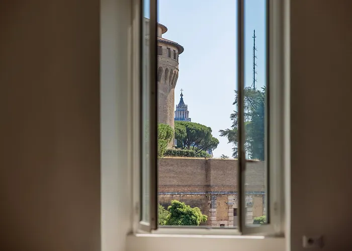 Vatican Pertusa Luxury By Salisù Roma